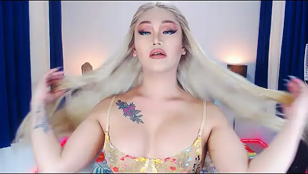 Snapshot of KylieMaxwellCaulfield_TS chatting on 10/31/25, 05:30 KylieMaxwellCaulfield TS online show from 10/31/25, 05:30