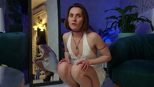 Snapshot of ClaraBendover chatting on 03/19/26, 08:02 ClaraBendover online show from 03/19/26, 08:02