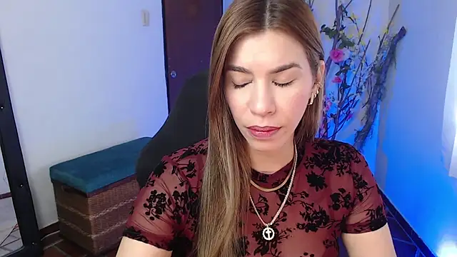Snapshot of ms_sofia_x chatting on 06/15/26, 03:25 ms sofia x online show from 06/15/26, 03:25