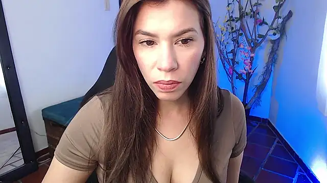 Snapshot of ms_sofia_x chatting on 07/21/26, 03:25 ms sofia x online show from 07/21/26, 03:25
