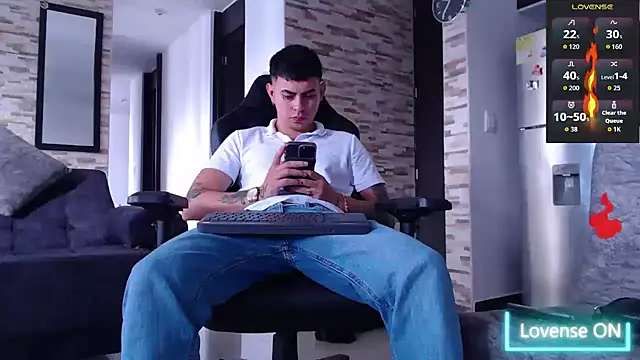 Snapshot of Lobito_xxxl chatting on 11/19/25, 07:25 Lobito xxxl online show from 11/19/25, 07:25