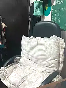 ElfGrey online show from 12/28/24, 02:22