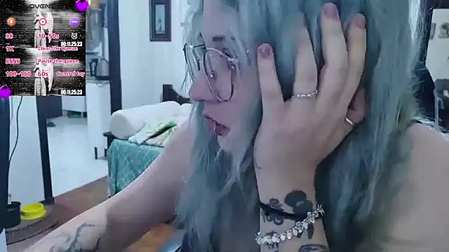 ElfGrey online show from 11/19/25, 04:56