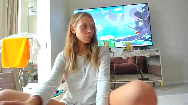 Snapshot of Iris_cherry chatting on 12/04/24, 08:34 Iris cherry online show from 12/04/24, 08:34