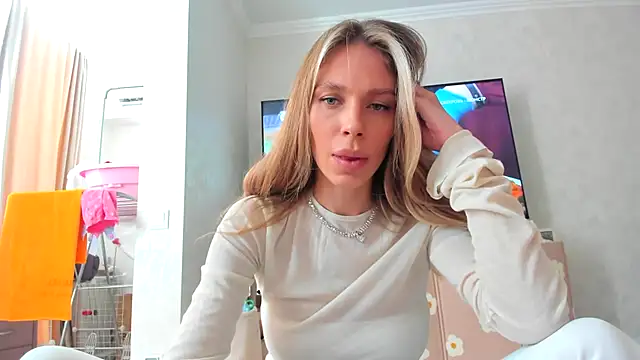 Snapshot of Iris_cherry chatting on 01/29/25, 10:16 Iris cherry online show from 01/29/25, 10:16