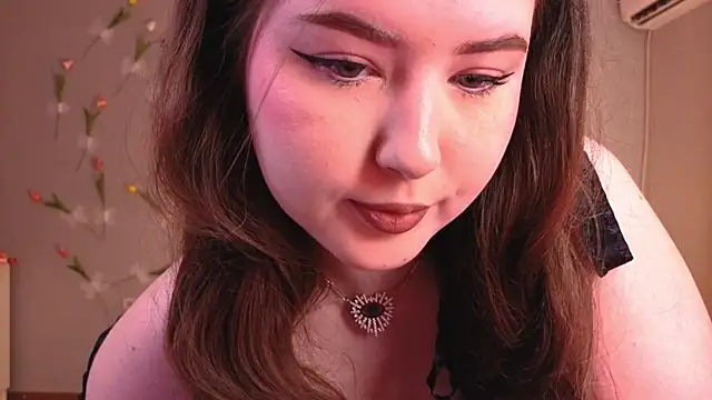 Snapshot of NicoleFoxery chatting on 06/25/26, 05:12 NicoleFoxery online show from 06/25/26, 05:12
