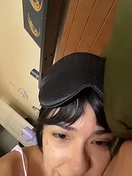 Evie-Luna online show from 11/22/25, 07:02