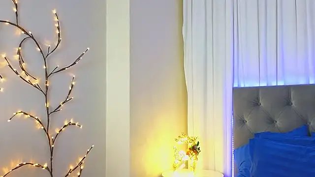 Ariana Petite online show from 01/09/26, 12:13