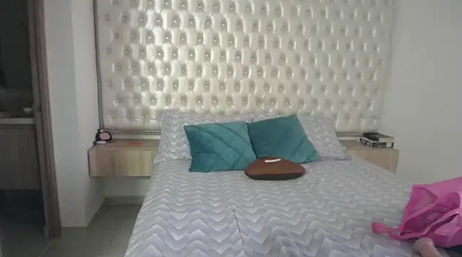 Snapshot of michell_fun23 chatting on 01/22/25, 09:21 michell fun23 online show from 01/22/25, 09:21