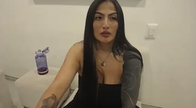 Snapshot of michell_fun23 chatting on 02/04/25, 11:27 michell fun23 online show from 02/04/25, 11:27