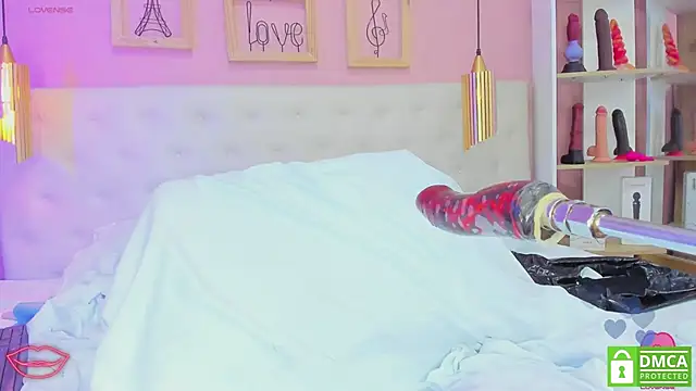 leylla  online show from 03/22/26, 12:30