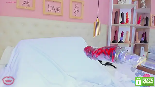 leylla  online show from 04/09/26, 06:57