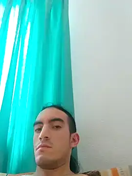 Snapshot of TommyMomentum chatting on 12/17/24, 03:06 TommyMomentum online show from 12/17/24, 03:06