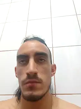 Snapshot of TommyMomentum chatting on 01/04/25, 04:23 TommyMomentum online show from 01/04/25, 04:23