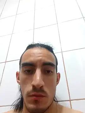 Snapshot of TommyMomentum chatting on 01/17/25, 07:08 TommyMomentum online show from 01/17/25, 07:08