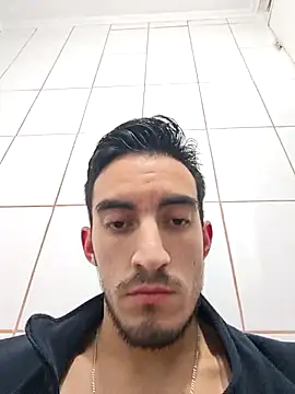 Snapshot of TommyMomentum chatting on 09/22/25, 05:20 TommyMomentum online show from 09/22/25, 05:20