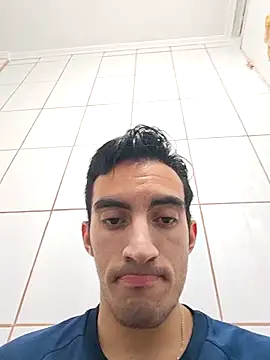 Snapshot of TommyMomentum chatting on 10/03/25, 05:04 TommyMomentum online show from 10/03/25, 05:04