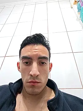 Snapshot of TommyMomentum chatting on 10/12/25, 05:28 TommyMomentum online show from 10/12/25, 05:28