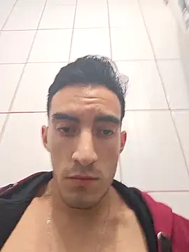 Snapshot of TommyMomentum chatting on 10/13/25, 06:24 TommyMomentum online show from 10/13/25, 06:24