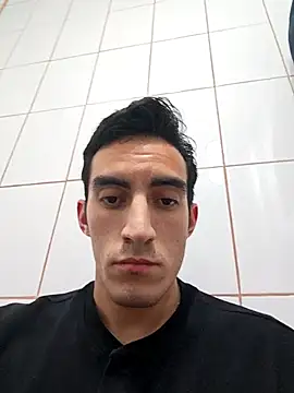 Snapshot of TommyMomentum chatting on 11/06/25, 05:08 TommyMomentum online show from 11/06/25, 05:08