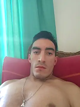 Snapshot of TommyMomentum chatting on 11/16/25, 06:13 TommyMomentum online show from 11/16/25, 06:13