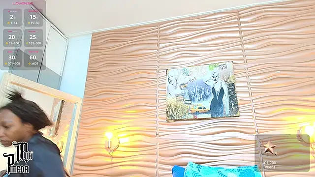 mia pineda online show from 09/27/25, 09:09