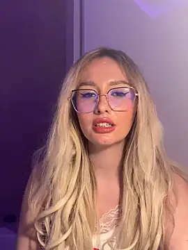 Snapshot of mollyxxx chatting on 01/16/25, 04:17 mollyxxx online show from 01/16/25, 04:17