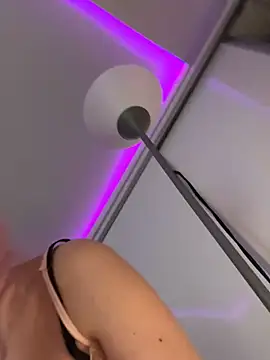 Snapshot of mollyxxx chatting on 03/06/25, 05:35 mollyxxx online show from 03/06/25, 05:35