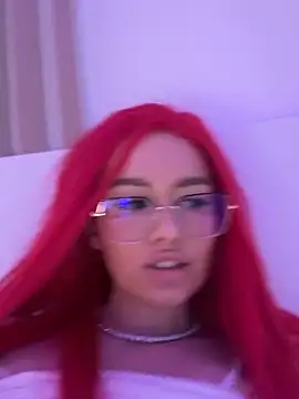 Snapshot of mollyxxx chatting on 03/11/25, 11:12 mollyxxx online show from 03/11/25, 11:12