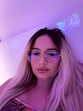 mollyxxx online show from 12/22/25, 10:23