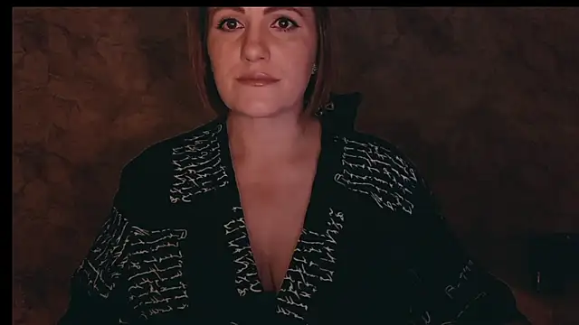 Snapshot of _letty_ chatting on 12/19/25, 09:44 letty online show from 12/19/25, 09:44