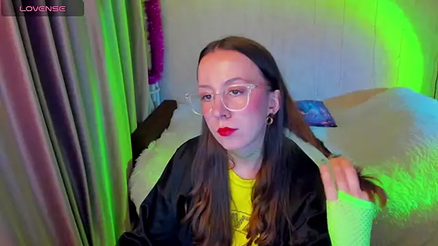 CurlySteph online show from 12/14/25, 05:29