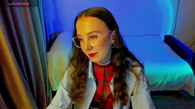 CurlySteph online show from 06/07/26, 07:28
