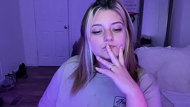 magicsparkles online show from 03/13/25, 01:54