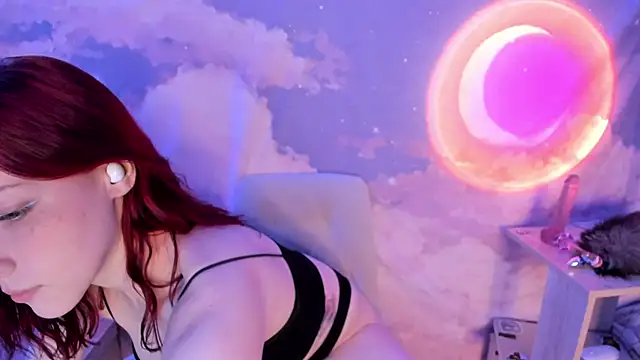 YunaPeace online show from 04/21/26, 09:39