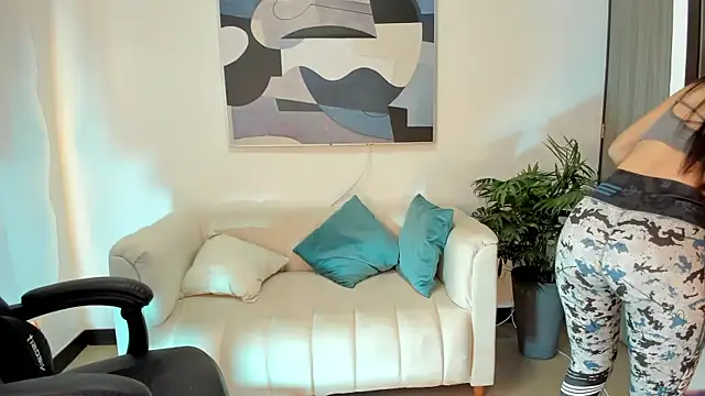 SaraParker  online show from 02/04/25, 02:32