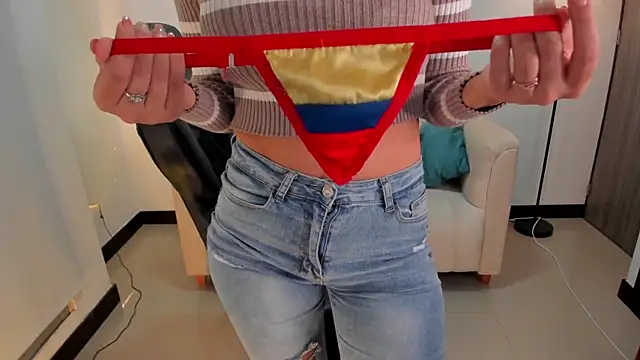 SaraParker  online show from 11/06/25, 11:04