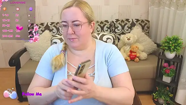 Ginesia online show from 02/16/25, 02:00