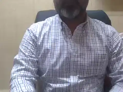 Snapshot of hairymaster95 chatting on 12/11/24, 10:03 hairymaster95 online show from 12/11/24, 10:03