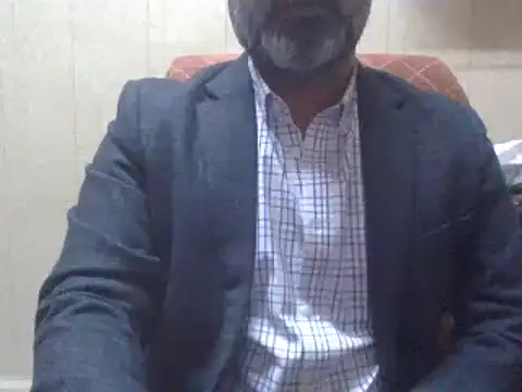 Snapshot of hairymaster95 chatting on 12/12/24, 04:15 hairymaster95 online show from 12/12/24, 04:15