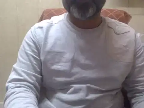 Snapshot of hairymaster95 chatting on 12/15/24, 07:24 hairymaster95 online show from 12/15/24, 07:24