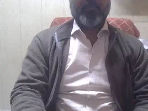 Snapshot of hairymaster95 chatting on 12/17/24, 11:17 hairymaster95 online show from 12/17/24, 11:17