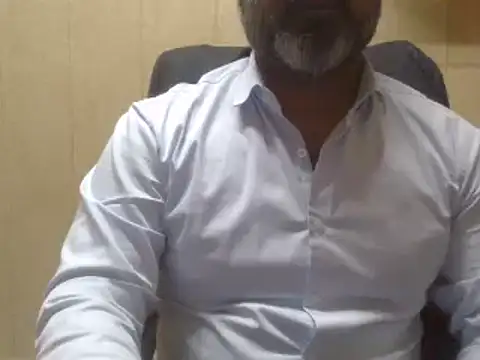 Snapshot of hairymaster95 chatting on 12/18/24, 04:20 hairymaster95 online show from 12/18/24, 04:20