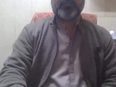 Snapshot of hairymaster95 chatting on 12/20/24, 04:31 hairymaster95 online show from 12/20/24, 04:31