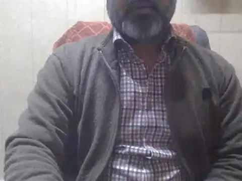 Snapshot of hairymaster95 chatting on 12/24/24, 04:11 hairymaster95 online show from 12/24/24, 04:11