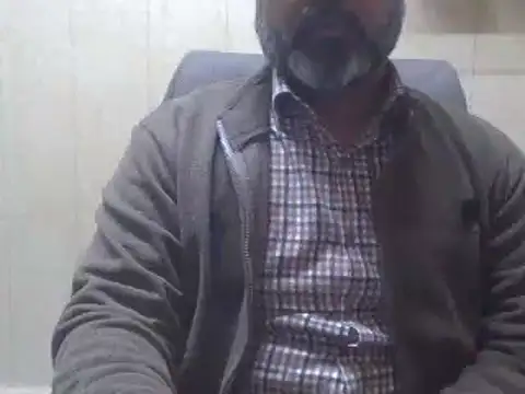 Snapshot of hairymaster95 chatting on 12/24/24, 12:22 hairymaster95 online show from 12/24/24, 12:22