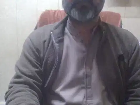 Snapshot of hairymaster95 chatting on 12/27/24, 07:51 hairymaster95 online show from 12/27/24, 07:51