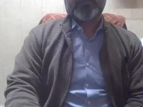 Snapshot of hairymaster95 chatting on 01/01/25, 06:15 hairymaster95 online show from 01/01/25, 06:15