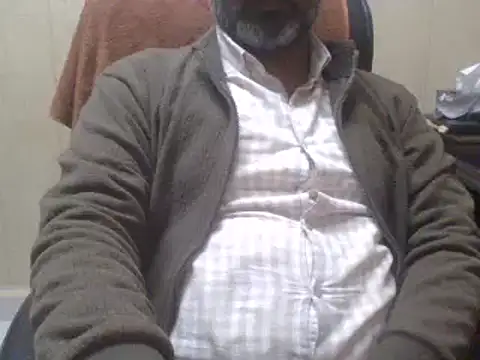 Snapshot of hairymaster95 chatting on 01/13/25, 10:25 hairymaster95 online show from 01/13/25, 10:25