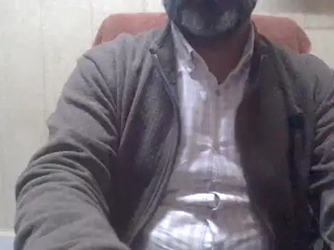 Snapshot of hairymaster95 chatting on 01/13/25, 01:28 hairymaster95 online show from 01/13/25, 01:28